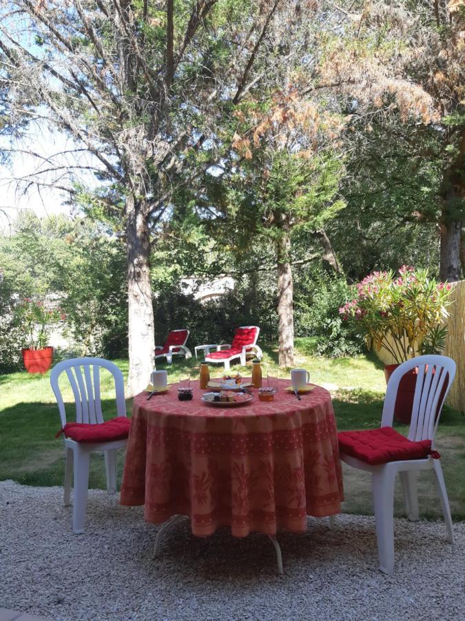 Suite Avec Jardin Entre Aix En Provence, Luberon Et Verdon Peyrolles-en-Provence Luaran gambar